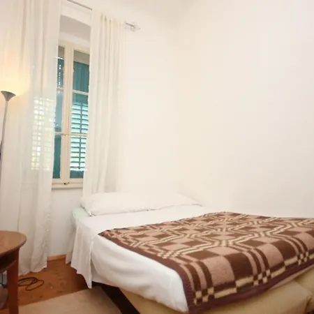 Family Friendly Seaside Apartments Moscenicka Draga, Opatija - 9242 *